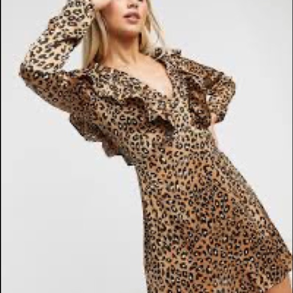 NaaNaa plunge ruffle detail long sleeve dress